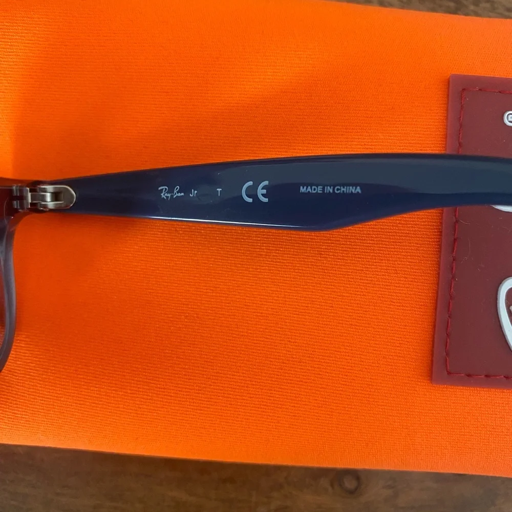 Ray-Ban blue Sunglasses with Bright Orange Case